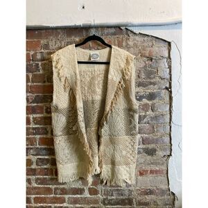 SUGAR STREET WEAVER • Beige/Tan/Cream Woven 100% Cotton Beach Theme Fringe Sleev